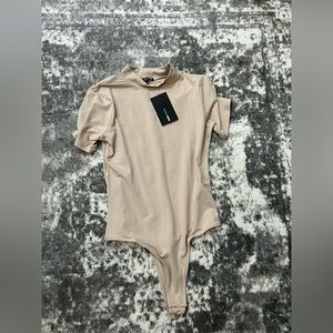 Body suit short sleeves